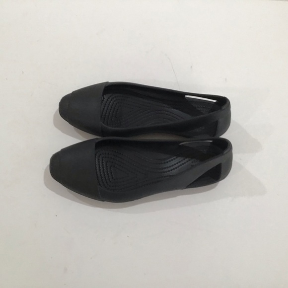 Crocs Black size 7 excellent preowned condition flats - Picture 4 of 5